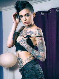 Horny Tattooed Girl Leigh Raven