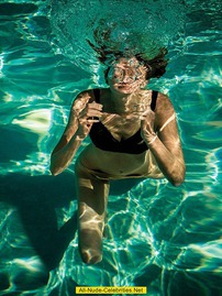 Lindsay Ellingson In The Pool