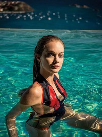 Lindsay Ellingson In The Pool