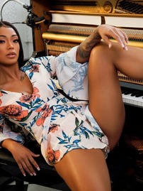 Harley Dean Exposing Stunning Body By The Piano