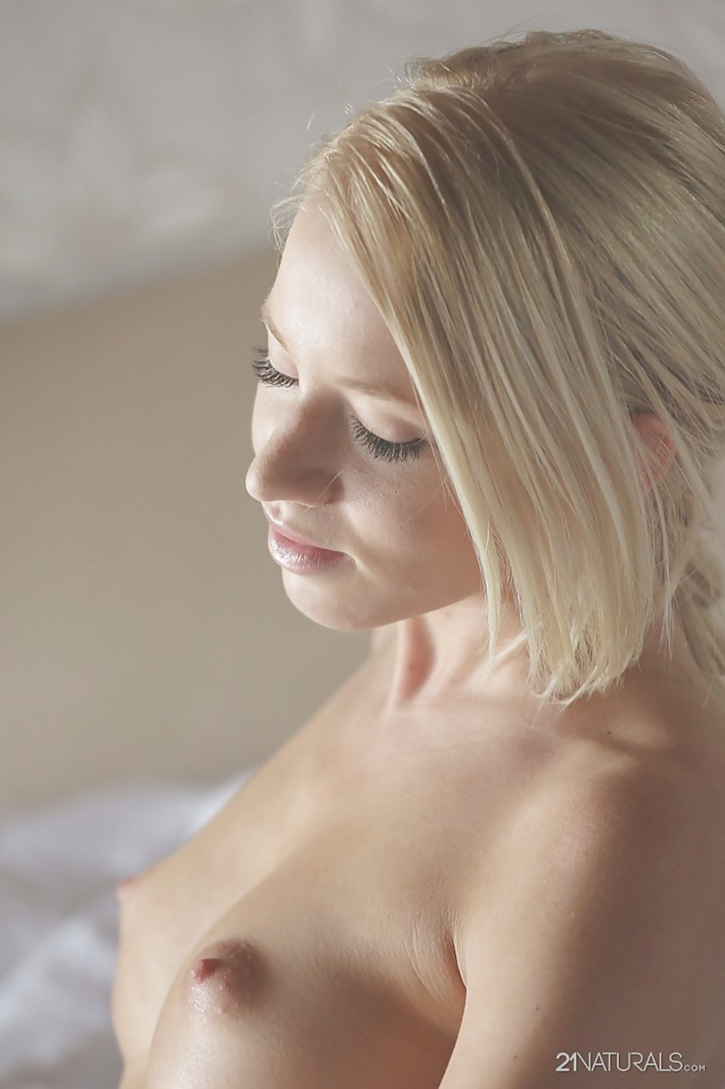 Blonde Pornstar Kiara Lord 09
