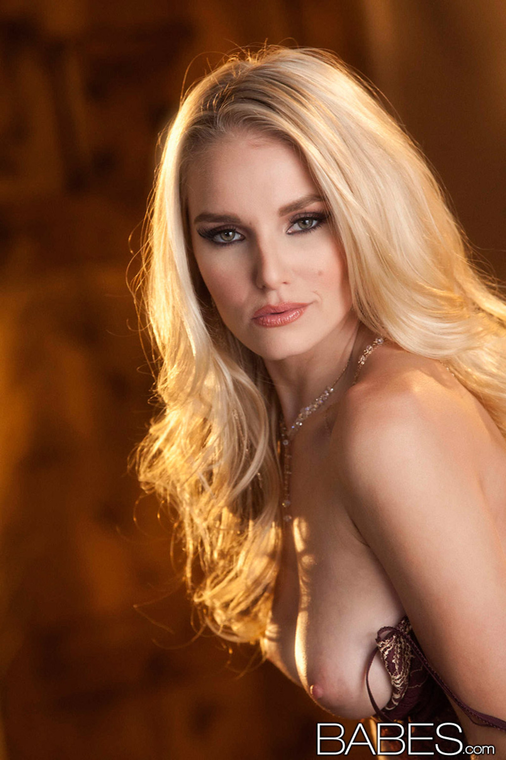 Liz Ashley Sexy Blonde Babe Gets Nude 05