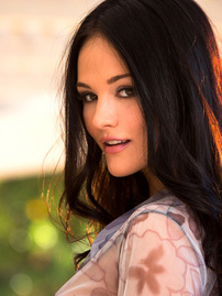 Logan Drae Gets Nude In The Garden
