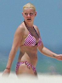 Sexy Celeb Elisha Cuthbert