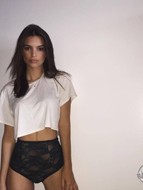 Emily Ratajkowski Sexy Celebrity