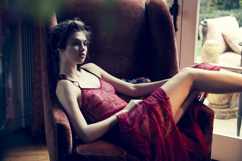 Anais Pouliot Poses In Sexy Lingerie 07