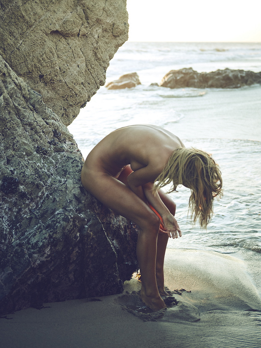 Marisa Papen Shows Off Her Boobs At The Beach 02