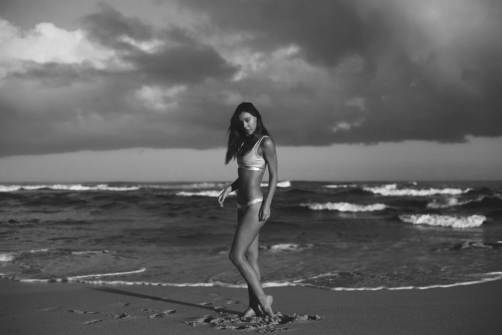 Alexis Ren Fully Nude  14