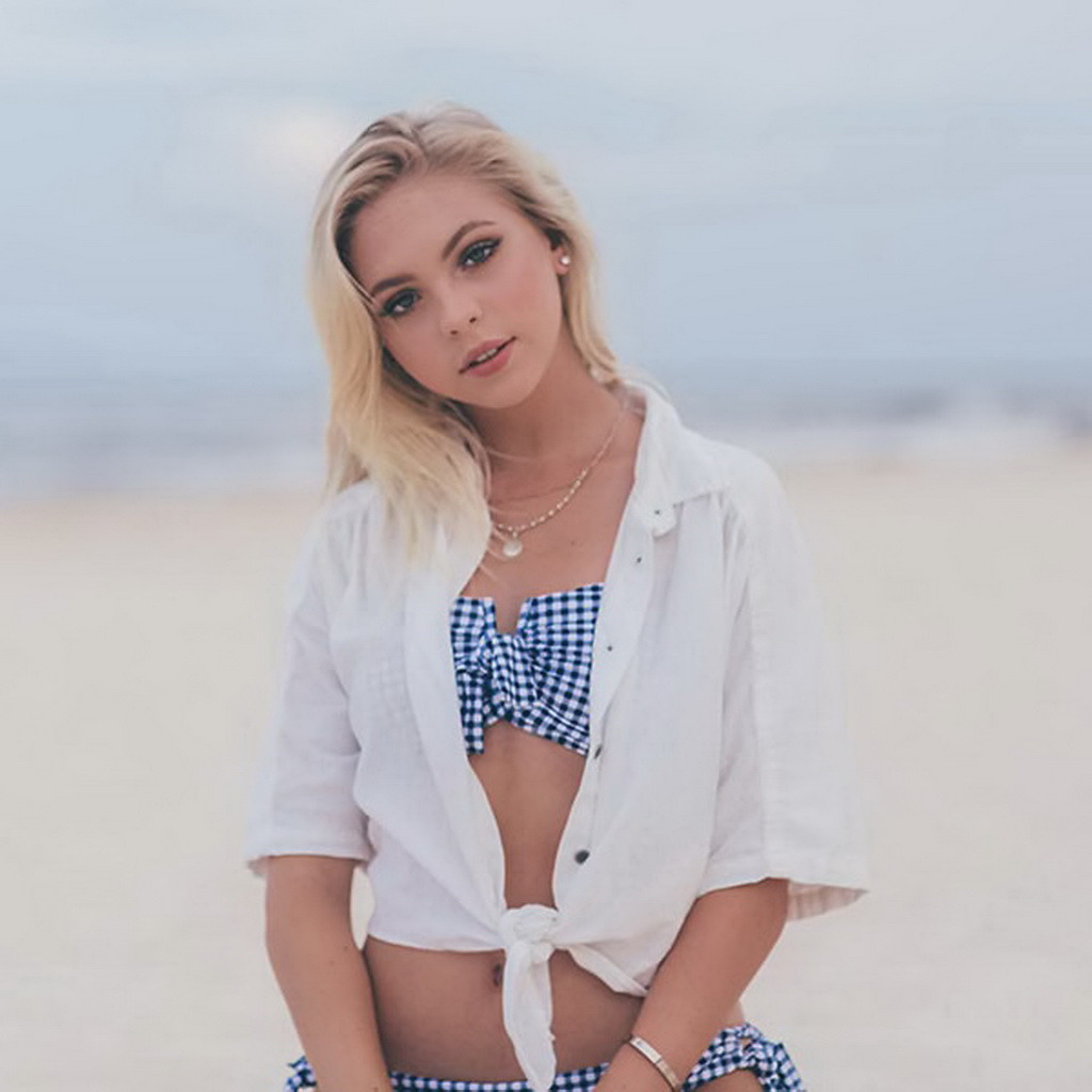 Cute Jordyn Jones 04