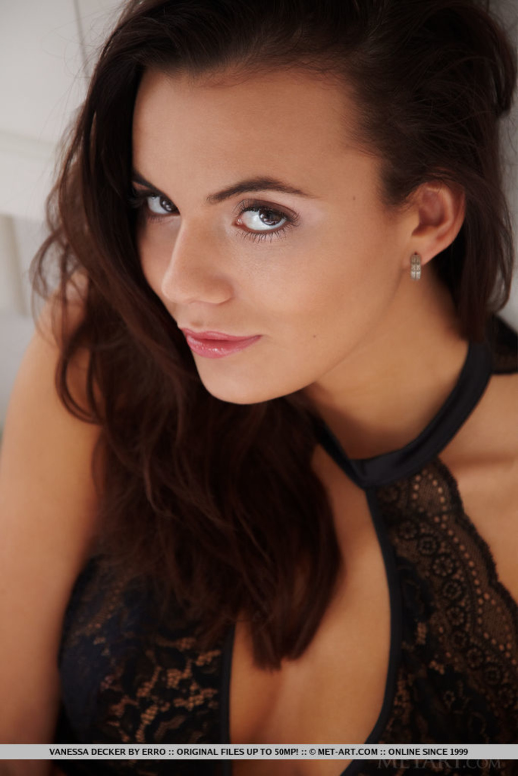 Vanessa Decker 00