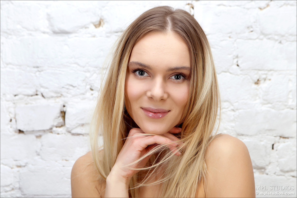 Fabulous Blonde Karissa Diamond  09