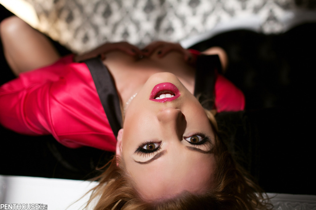 Hot Blonde Lexi Belle 04