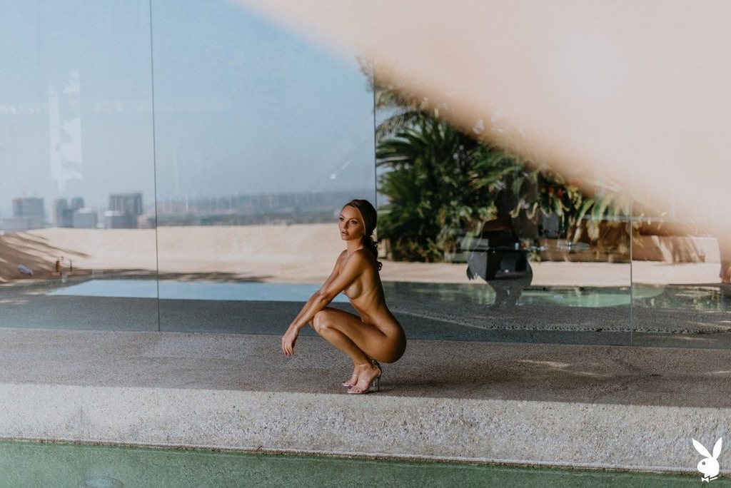 Jocelyn Binder Exposing Her Perfect Ass And Tits By The Pool 10