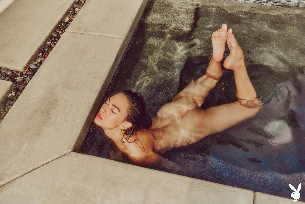 Genevieve Liberte Dips Her Perfect Natural Figure In The Pool 08