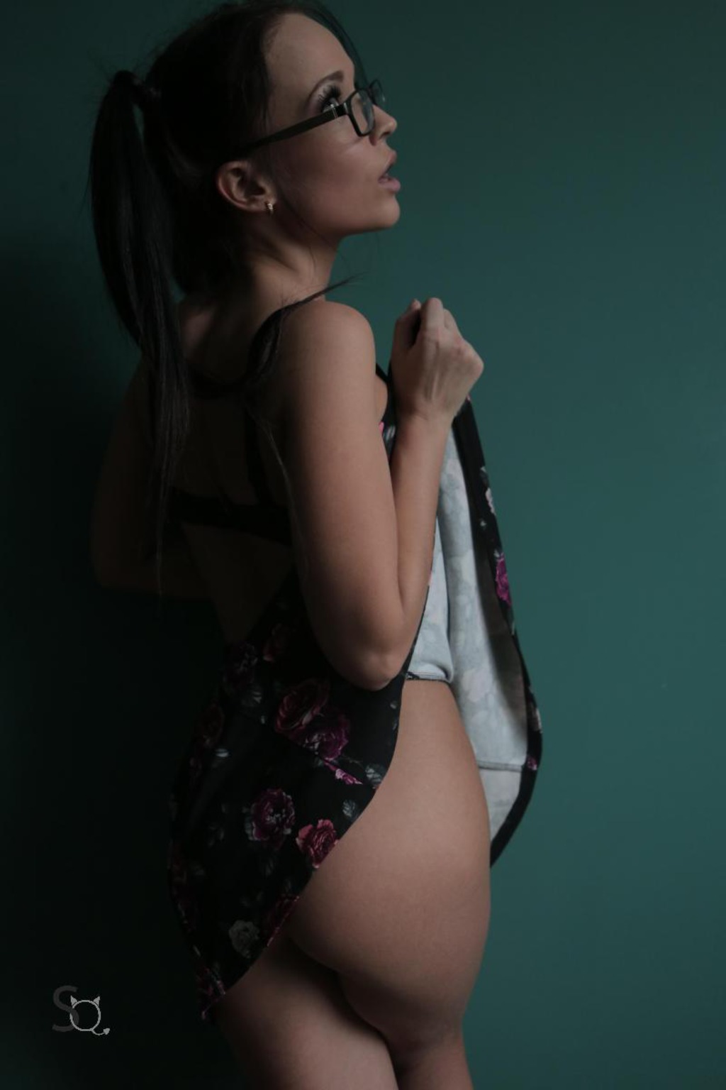 Petry Strips Off Her Sexy Floral Skirt 09