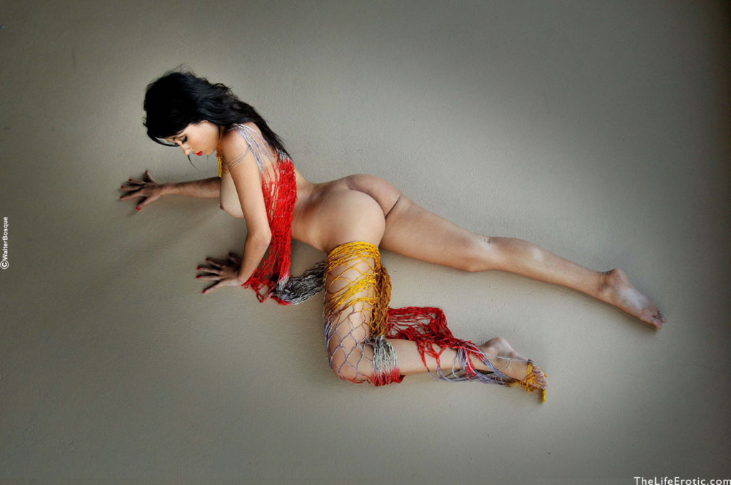 Tamara Hot Nude Babe In Studio 03