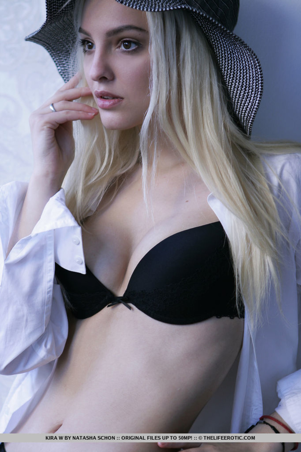 Hot Blonde Kira W 09