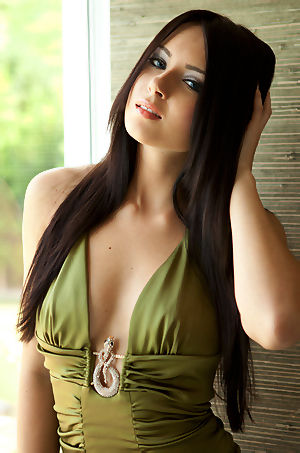 Beauty Natasha Belle Gets Naked