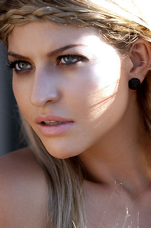 Beauty Blonde Josi Detz